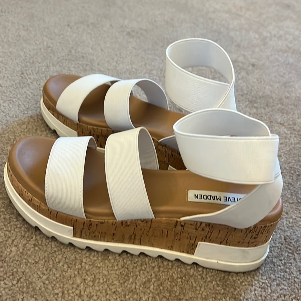 Steve Madden Wedge Sandal Size 7